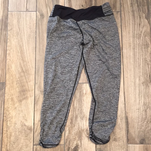 🏃🏽‍♀️ EUC Grey Spandex Workout Pants 🏃🏽‍♀️ - Picture 2 of 6